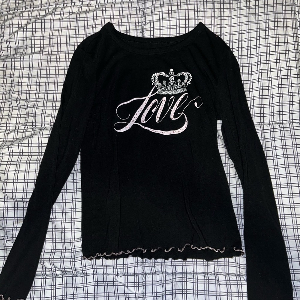 super cute victory secret long sleeve, it’s in good condition with no flaws.